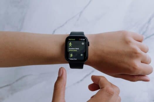 Use of smartwatch to track my health data? A doctor explains